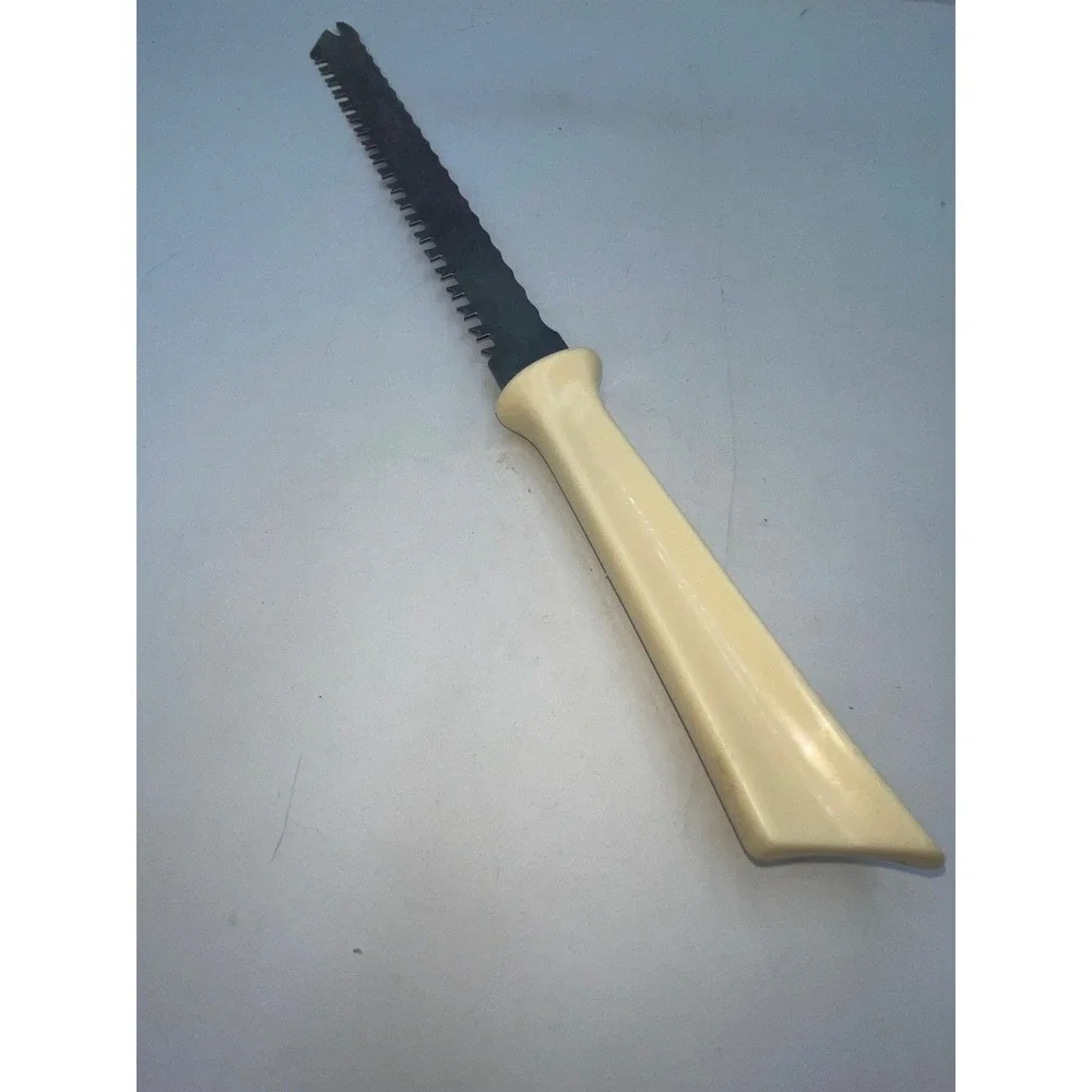 Quikulo Quikkle Serrated Knife  9 Inch blade Cream Vintage Stainless